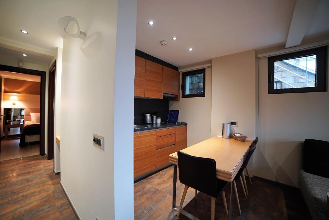 Deris Bosphorus Lodge Apartments イスタンブール エクステリア 写真