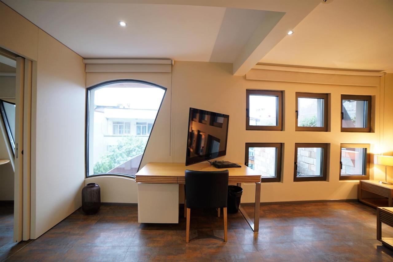 Deris Bosphorus Lodge Apartments イスタンブール エクステリア 写真