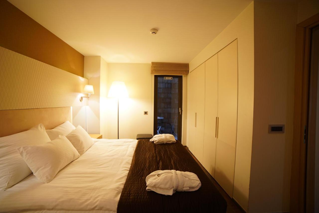Deris Bosphorus Lodge Apartments イスタンブール エクステリア 写真